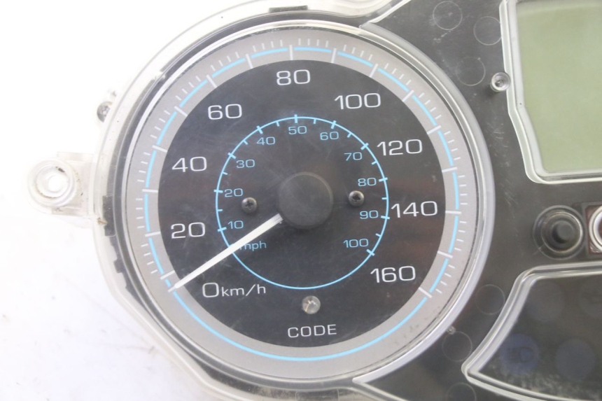 photo de SPEEDOMETER PIAGGIO XEVO - X EVO 125 (2007 - 2016) - Alternative perspective
