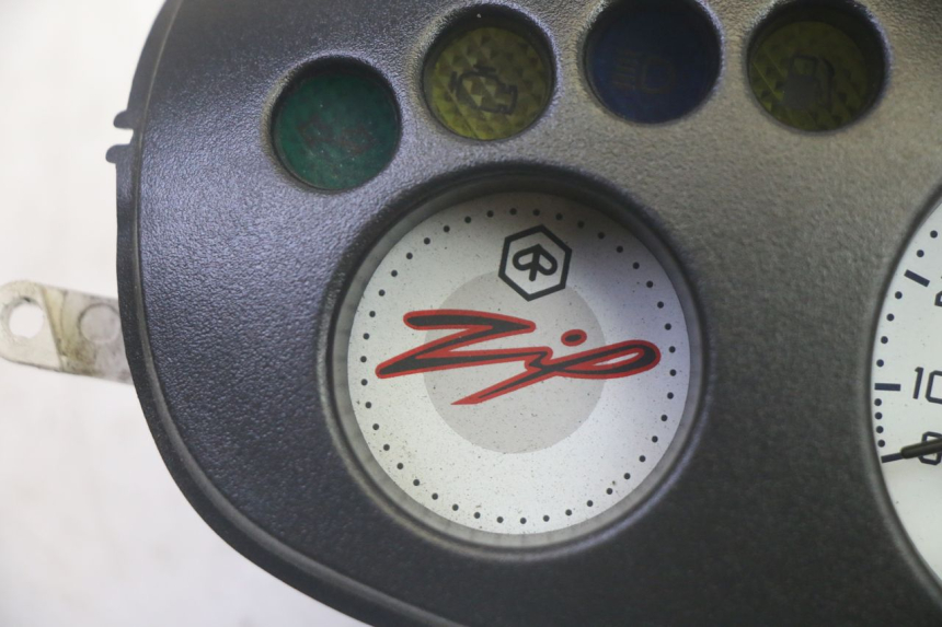 photo de SPEEDOMETER PIAGGIO ZIP 4T 50 (2018 - 2020) - Component detail