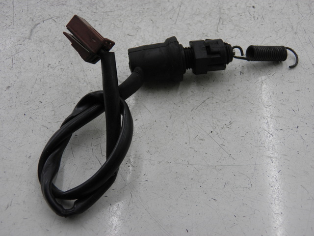 photo de REAR STOP LIGHT SWITCH YAMAHA FZ6 N FAZER 600 (2004 - 2006)