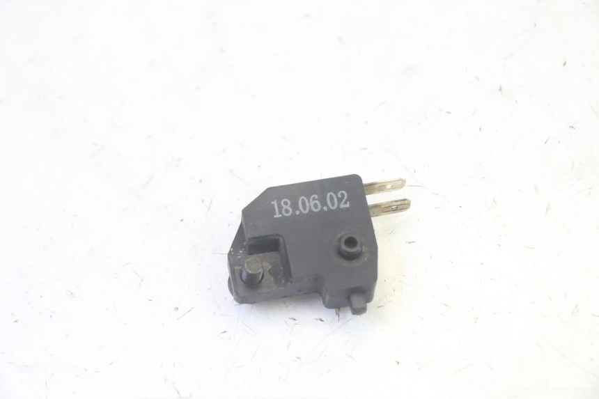 photo de RIGHT STOP LIGHT SWITCH KYMCO AGILITY 16+ 4T 50 (2018 - 2023) - Zoom on usage condition