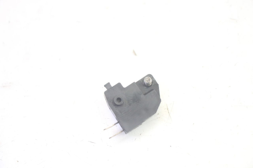 photo de RIGHT BRAKE LIGHT SWITCH SUZUKI BURGMAN 125 (2007 - 2014) - Zoom on usage condition