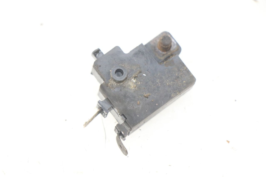 photo de RIGHT BRAKE LIGHT SWITCH HONDA CBR RR FIREBLADE 900 (1992 - 1994)