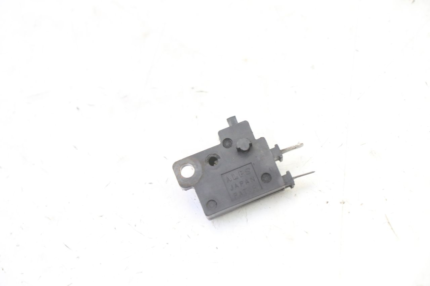 photo de RIGHT BRAKE LIGHT SWITCH HONDA CBR RR FIREBLADE 900 (1992 - 1994)