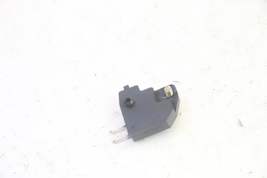 photo de RIGHT STOP LIGHT SWITCH LONGJIA DIGITA 4T 50 (2019 - 2022) - Zoom on usage condition