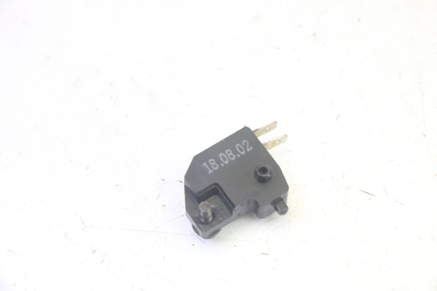 photo de RIGHT BRAKE LIGHT SWITCH SYM FIDDLE 3 III 125 (2014 - 2020) - Zoom on usage condition