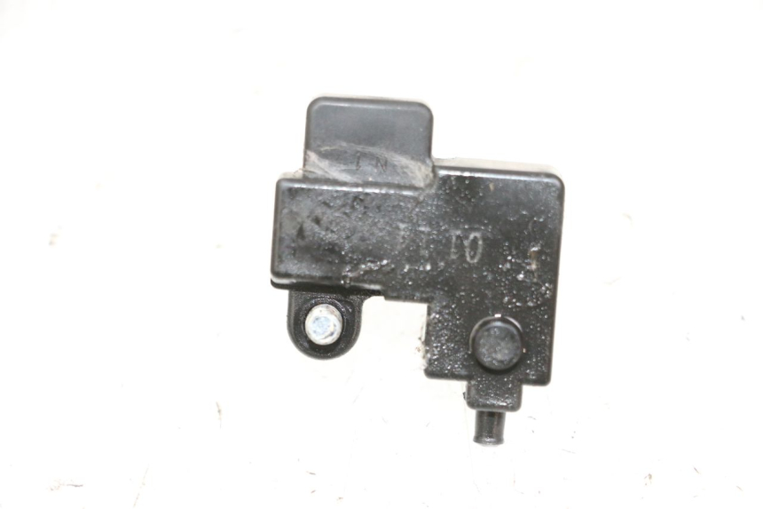 photo de RIGHT BRAKE LIGHT SWITCH YAMAHA FJR ABS 1300 (2006 - 2012) - Component detail