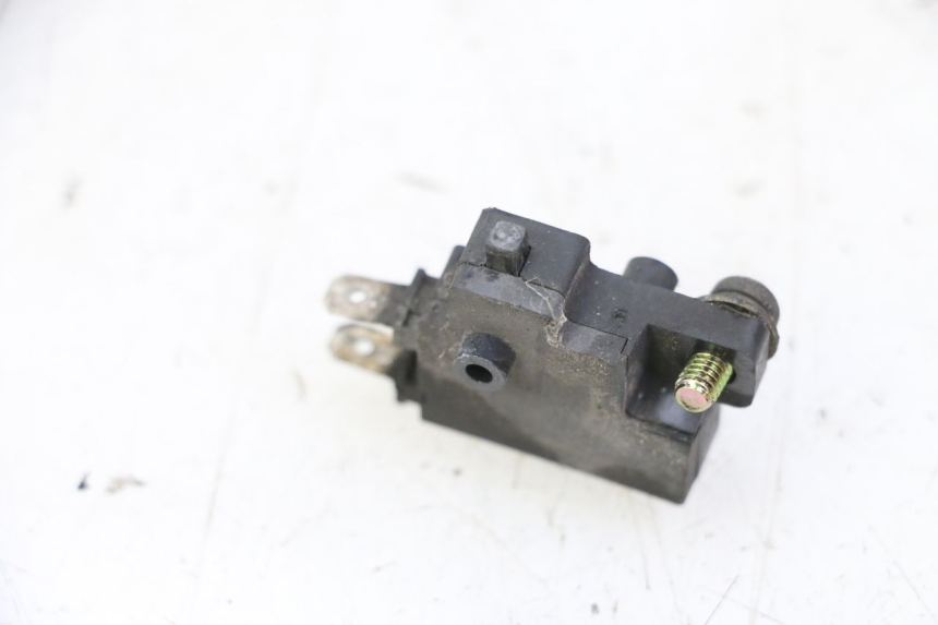 photo de RIGHT STOP LIGHT SWITCH YAMAHA FZ6 N FAZER 600 (2004 - 2006)