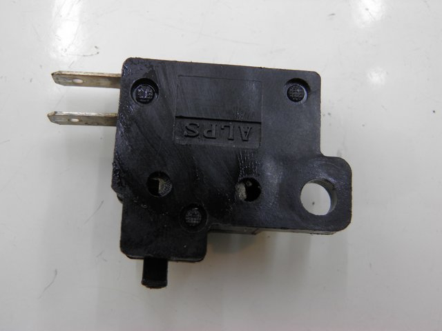 photo de Right brake light switch HONDA NHX LEAD 110 (2008 - 2010)