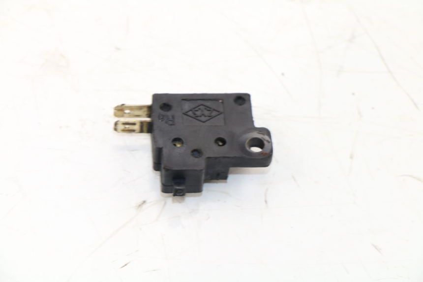 photo de RIGHT BRAKE LIGHT SWITCH SYM JET EURO X 2T 50 (2003 - 2007)