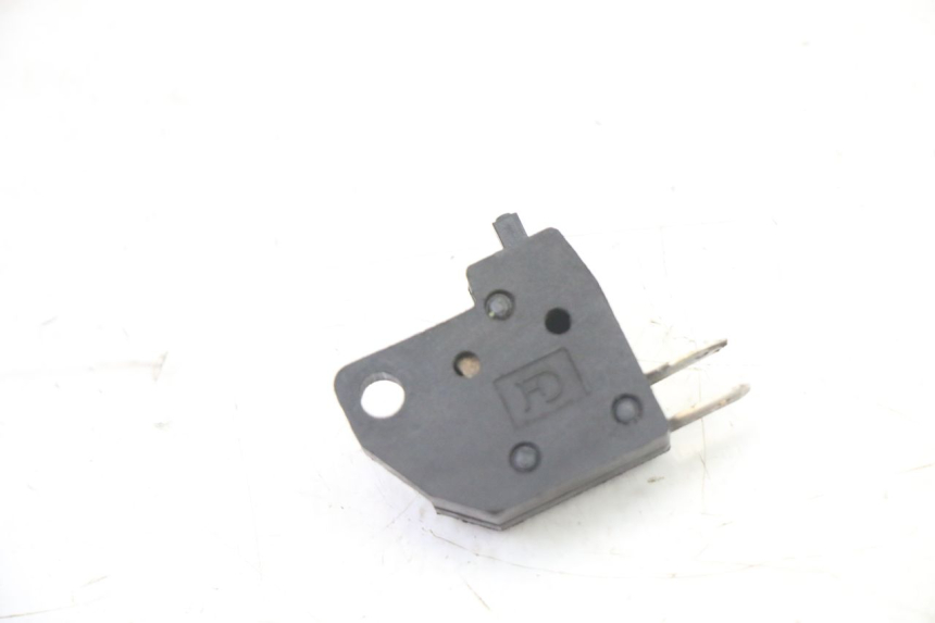 photo de RIGHT STOP LIGHT SWITCH PEUGEOT KISBEE 2T 50 (2010 - 2017)