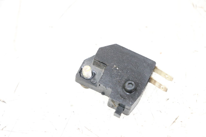 photo de RIGHT STOP LIGHT SWITCH PEUGEOT KISBEE 2T 50 (2010 - 2017)
