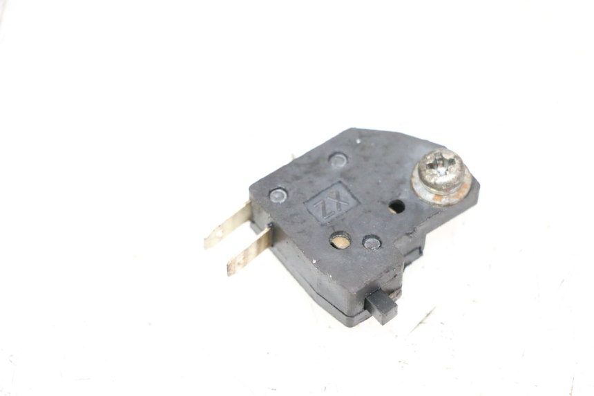 photo de RIGHT STOP LIGHT SWITCH PEUGEOT KISBEE 2T 50 (2010 - 2017)
