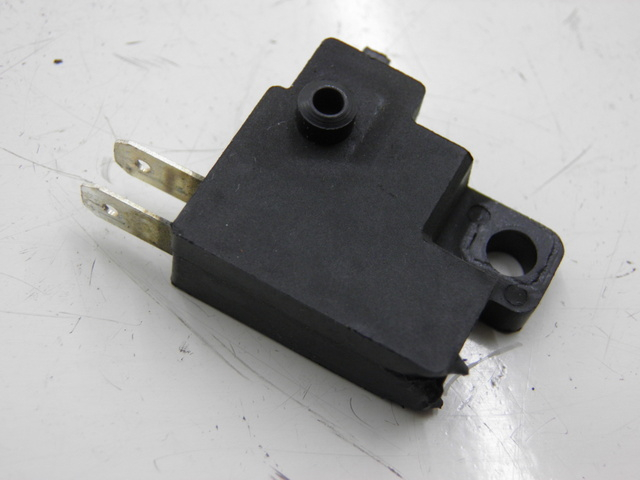 photo de RIGHT BRAKE LIGHT SWITCH KYMCO AGILITY 4T 50 (2005 - 2018)