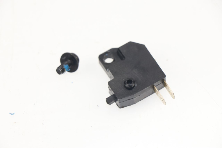 photo de RIGHT STOP LIGHT SWITCH PEUGEOT KISBEE 2T 50 (2010 - 2017)