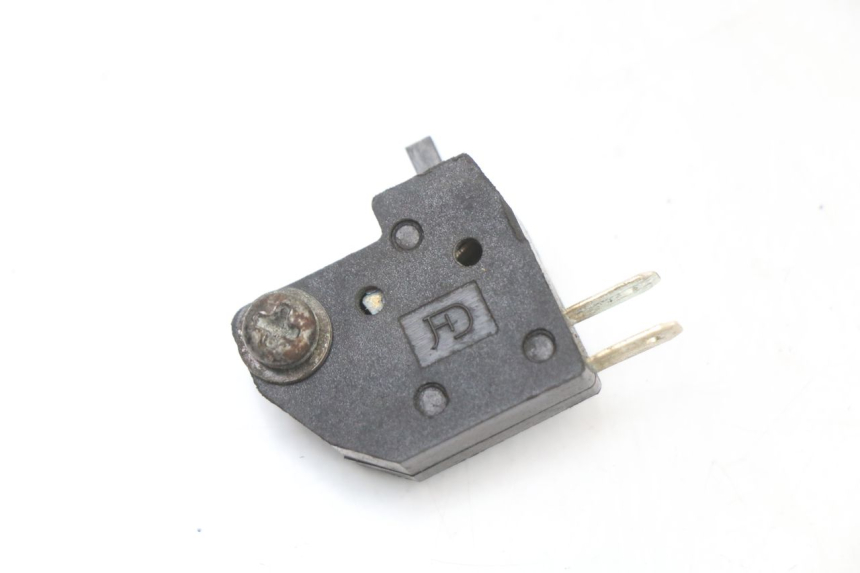 photo de RIGHT STOP LIGHT SWITCH PEUGEOT KISBEE 4T 50 (2018 - 2022)