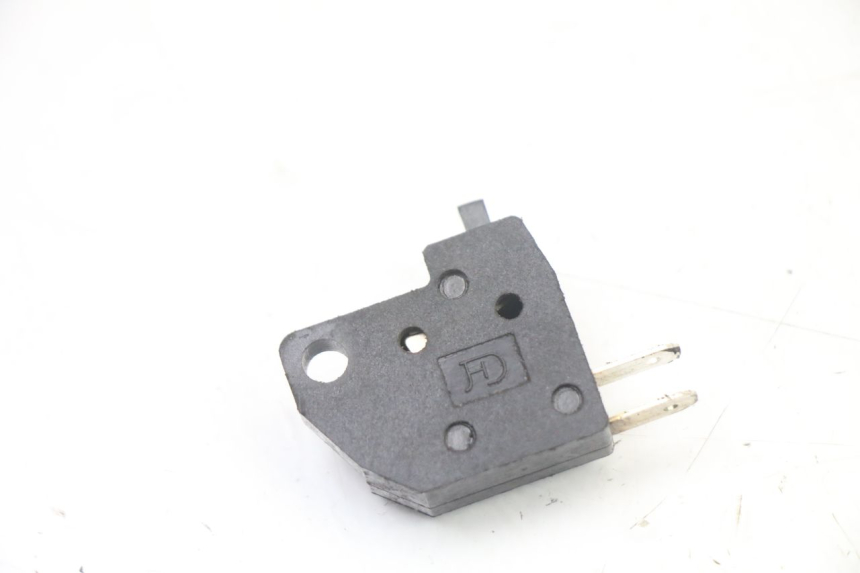 photo de RIGHT STOP LIGHT SWITCH PEUGEOT KISBEE 4T 50 (2018 - 2022)