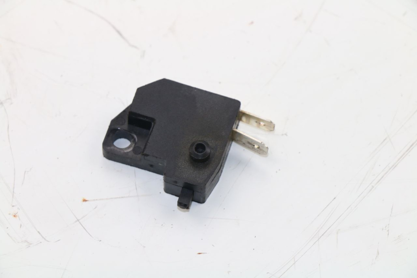 photo de RIGHT STOP LIGHT SWITCH PEUGEOT KISBEE 4T 50 (2010 - 2017)