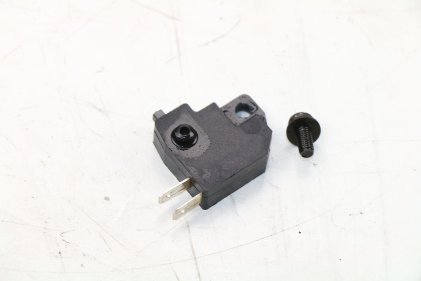 photo de RIGHT STOP LIGHT SWITCH PEUGEOT KISBEE 4T 50 (2010 - 2017)