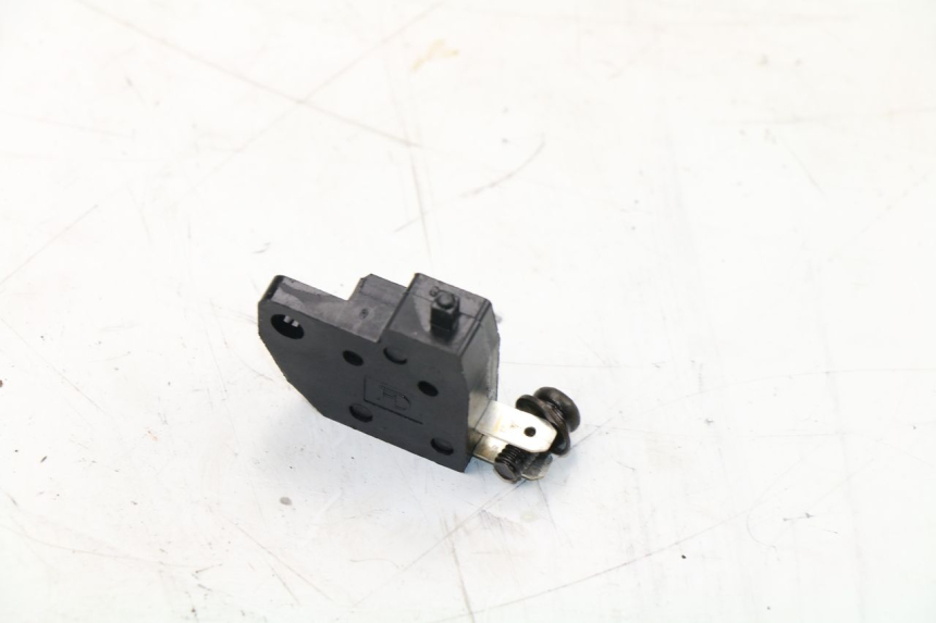 photo de RIGHT STOP LIGHT SWITCH PEUGEOT KISBEE 4T 50 (2010 - 2017)