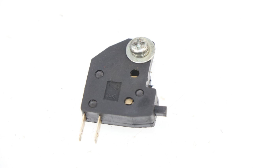 photo de RIGHT STOP LIGHT SWITCH PEUGEOT KISBEE 4T 50 (2010 - 2017)