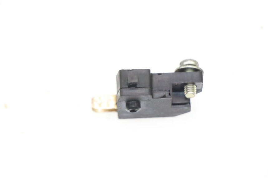 photo de RIGHT STOP LIGHT SWITCH PEUGEOT KISBEE 4T 50 (2010 - 2017)