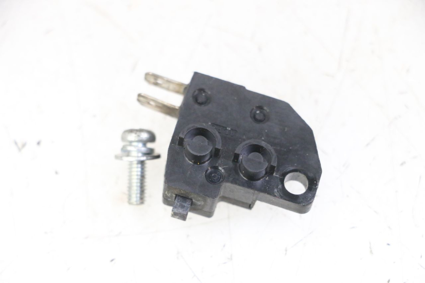 photo de RIGHT STOP LIGHT SWITCH PEUGEOT SATELIS 125 (2013 - 2018)