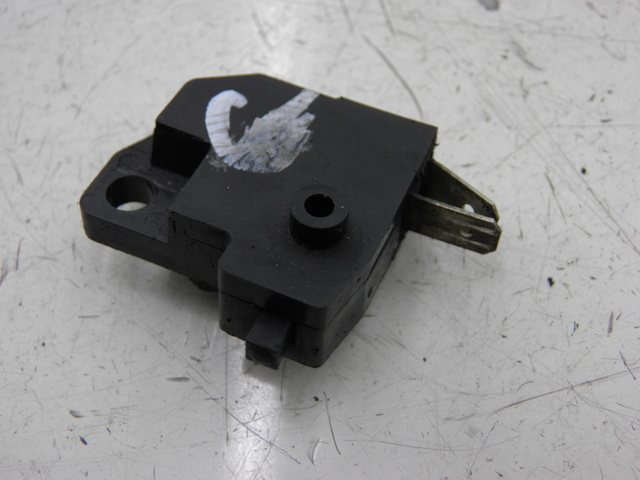 photo de RIGHT STOP LIGHT SWITCH SUZUKI SV S ABS 650 (2003 - 2009)