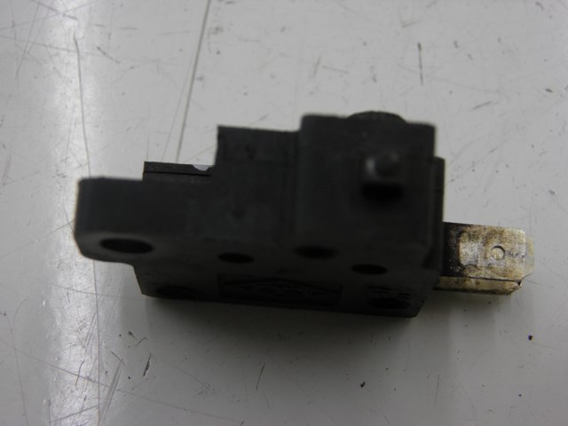 photo de RIGHT STOP LIGHT SWITCH SYM MIO 50 (2005 - 2010) - Component detail