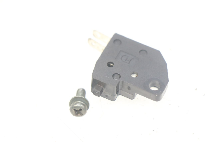 photo de RIGHT BRAKE LIGHT SWITCH SYM ORBIT III 3 4T 50 (2018 - 2021)