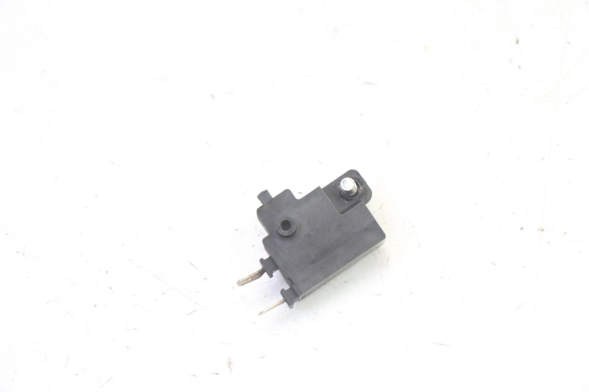 photo de RIGHT BRAKE LIGHT SWITCH YAMAHA TDM ABS 900 (2002 - 2014)