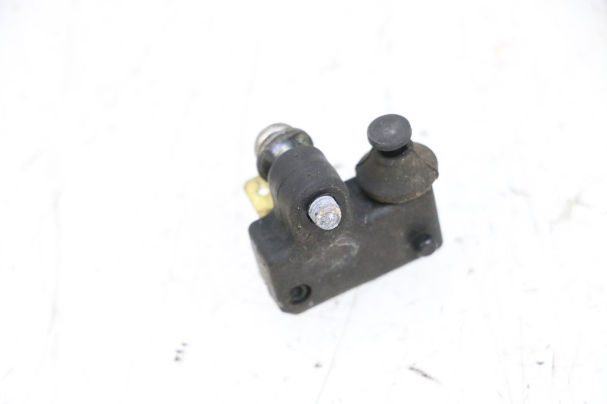photo de RIGHT STOP LIGHT SWITCH YAMAHA X-MAX XMAX 125 (2010 - 2013) - Zoom on usage condition