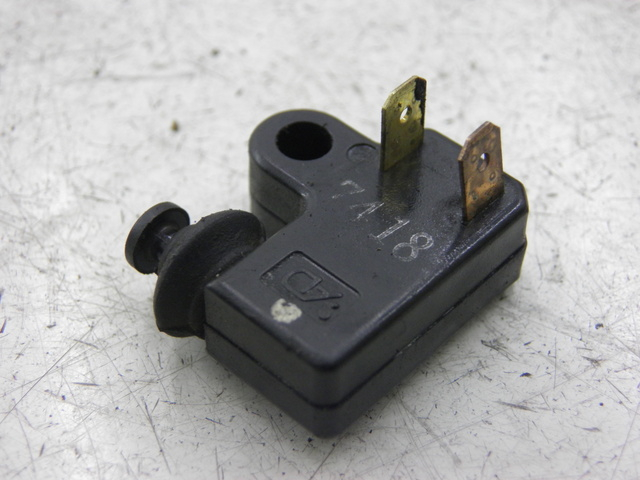 photo de RIGHT STOP LIGHT SWITCH YAMAHA X-CITY XCITY 125 (2007 - 2008)