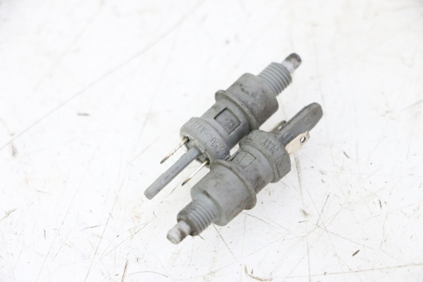 photo de STOP LIGHT SWITCH PEUGEOT ELYSTAR 50 (2002 - 2014)