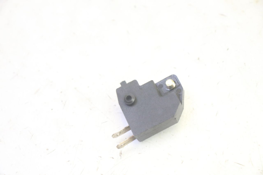 photo de LEFT BRAKE LIGHT SWITCH PEUGEOT DJANGO 4T 50 (2014 - 2019) - Zoom on usage condition