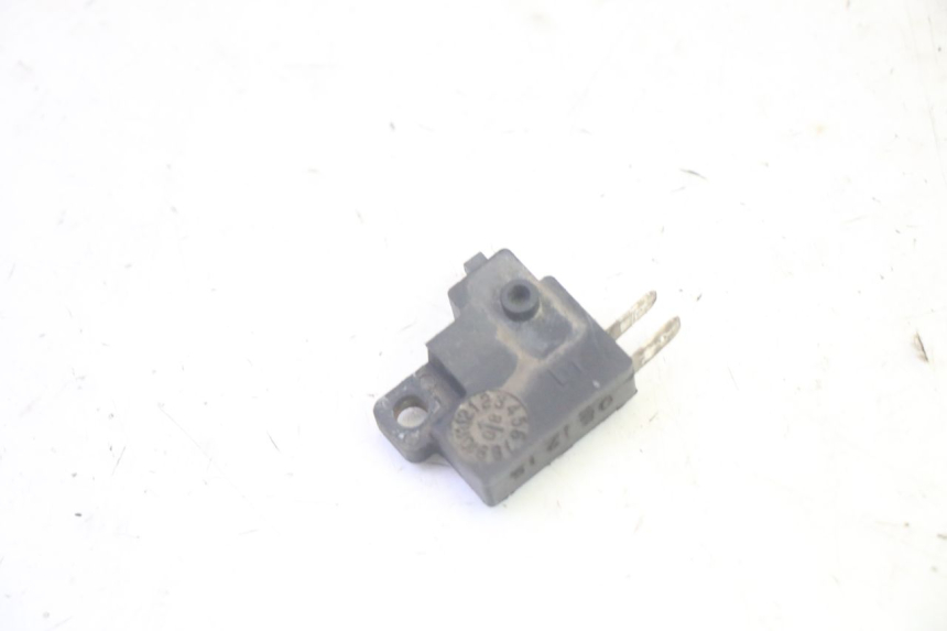 photo de LEFT STOP LIGHT SWITCH SYM GTS EVO 125 (2009 - 2013) - Zoom on usage condition
