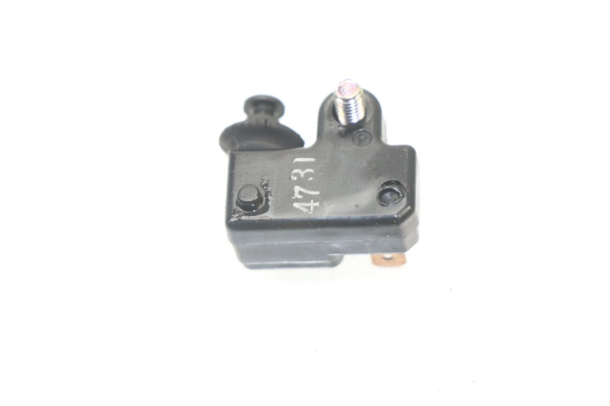 photo de LEFT STOP LIGHT SWITCH YAMAHA XMAX X-MAX ABS 125 (2014 - 2016) - Zoom on usage condition