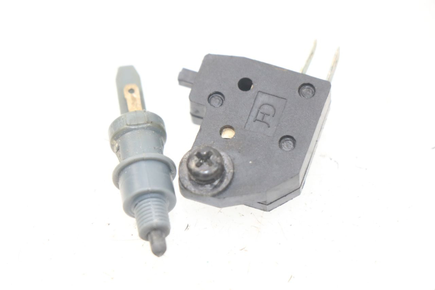 photo de STOP LIGHT SWITCH PEUGEOT KISBEE 2T 50 (2010 - 2017)