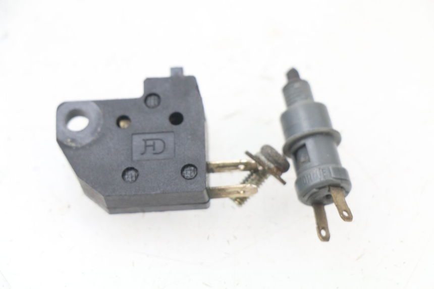 photo de STOP LIGHT SWITCH PEUGEOT KISBEE 4T 50 (2010 - 2017)