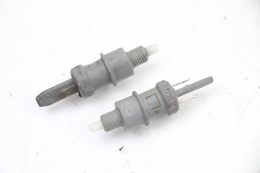 photo de STOP LIGHT SWITCH PEUGEOT TKR TREKKER FURIOUS 50 (2005 - 2014)