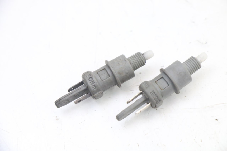 photo de STOP LIGHT SWITCH PEUGEOT TKR TREKKER FURIOUS 50 (2005 - 2014)