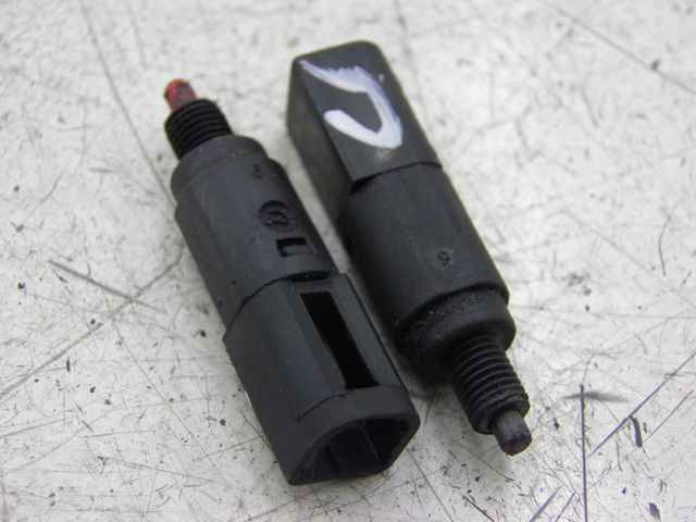 photo de STOP LIGHT SWITCH PIAGGIO FLY 125 (2005 - 2012)