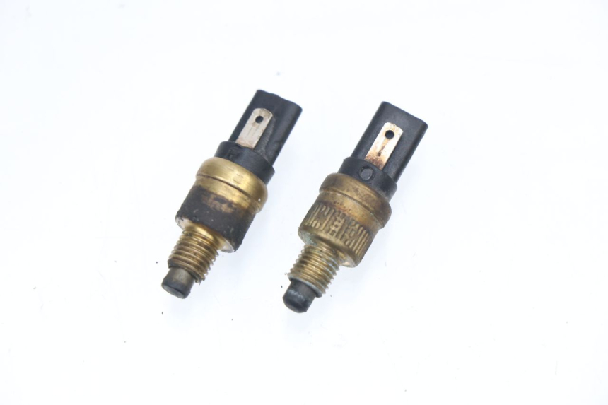 photo de STOP LIGHT SWITCH PEUGEOT SV 125 (1991 - 1994)