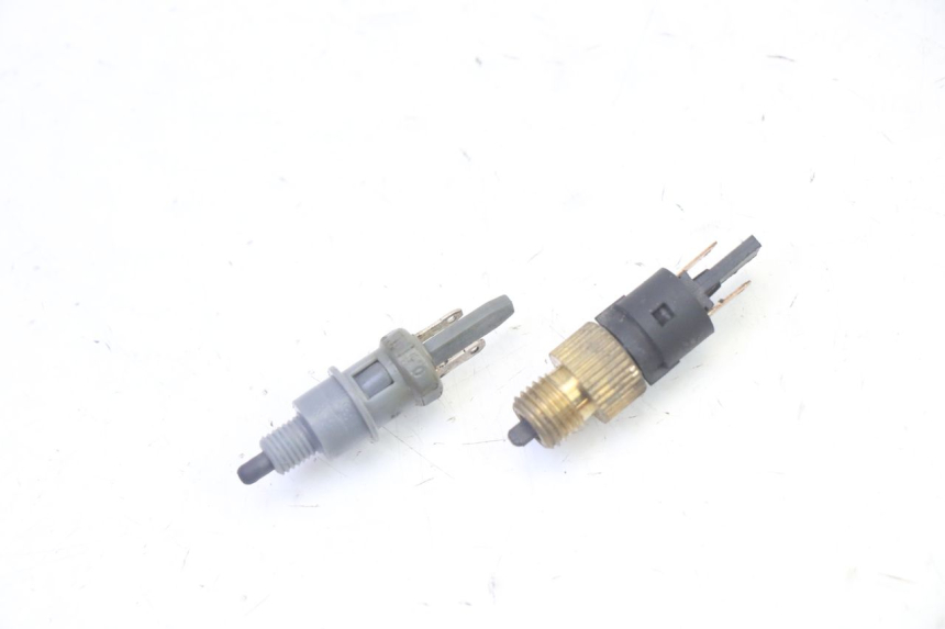 photo de STOP LIGHT SWITCH PEUGEOT VIVACITY NEW 4T 50 (2008 - 2017)