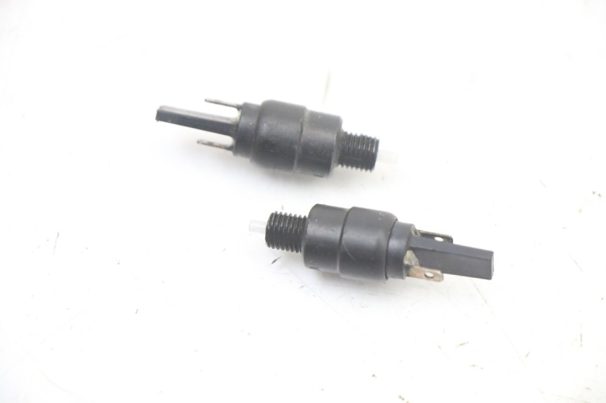 photo de STOP LIGHT SWITCH PIAGGIO XEVO - X EVO 125 (2007 - 2016) - Zoom on usage condition