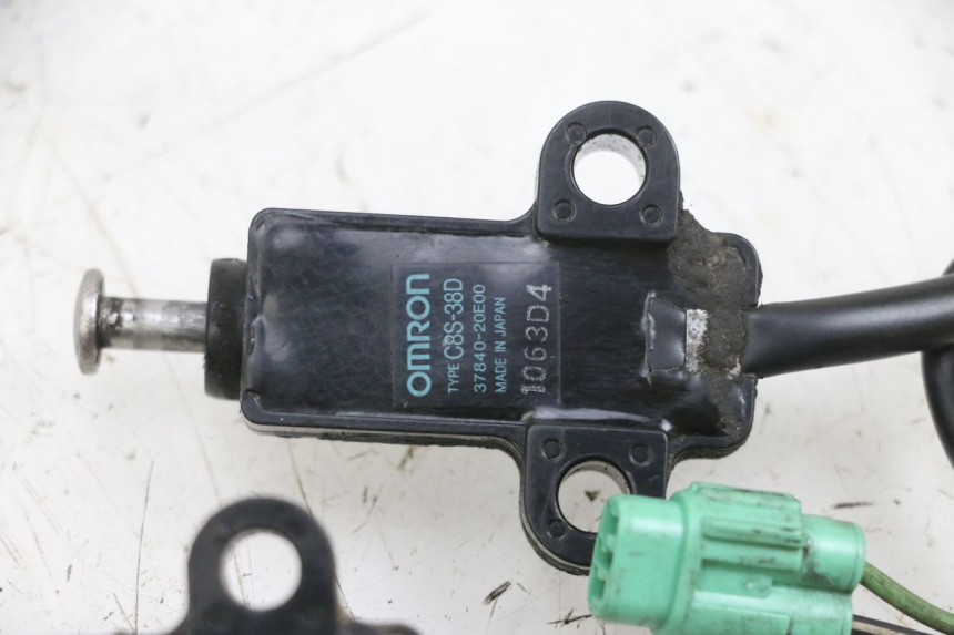 photo de KICKSTAND CUT-OFF SWITCH SUZUKI BURGMAN 650 (2013 - 2020)