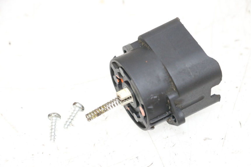 photo de IGNITION SWITCH PIAGGIO MP3 LT 400 (2007 - 2012) - Alternative perspective