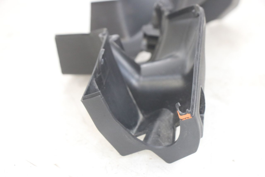 photo de REAR HANDLEBAR COVER APRILIA SXR 50 (2021 - 2023)