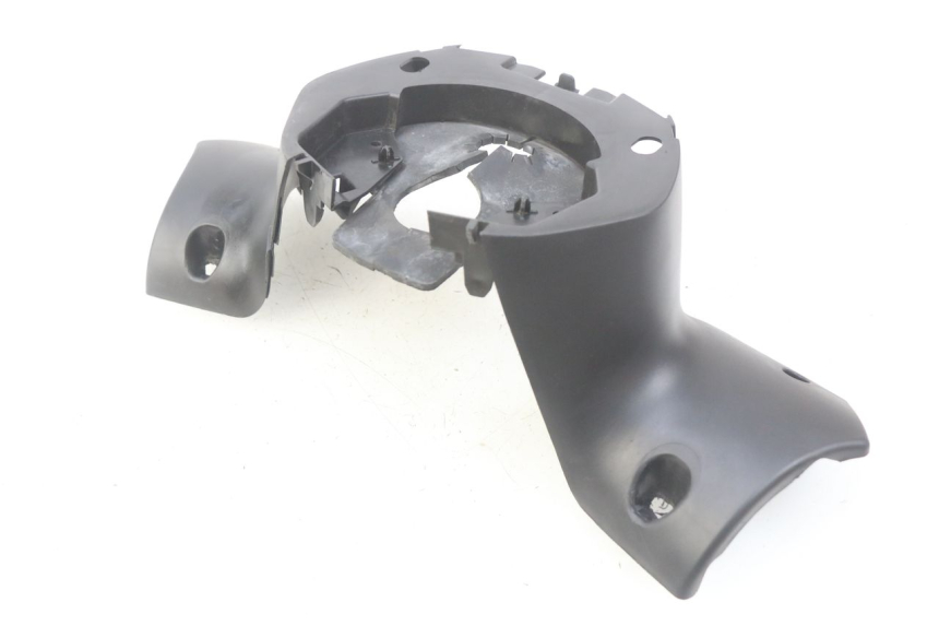 photo de REAR HANDLEBAR COVER PEUGEOT CITYSTAR 125 (2011 - 2017)