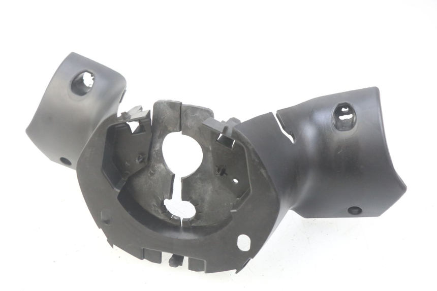photo de REAR HANDLEBAR COVER PEUGEOT CITYSTAR 125 (2011 - 2017)