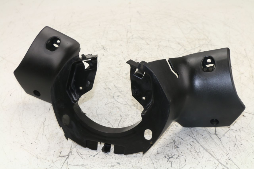 photo de REAR HANDLEBAR COVER PEUGEOT CITYSTAR 50 (2013 - 2017)